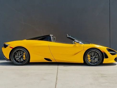Used 2023 McLaren 720S Spider image 8