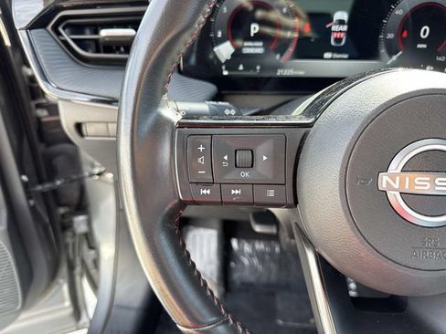 Used 2025 Nissan Kicks SR FWD image 22