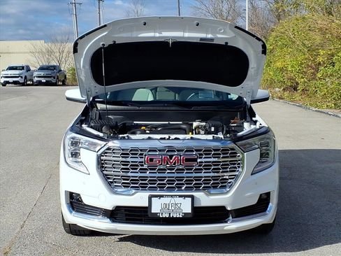 Used 2023 GMC Terrain Denali w/ LPO, Floor Liner Package image 33
