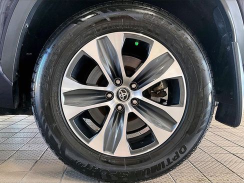 Used 2023 Toyota Highlander XLE image 36