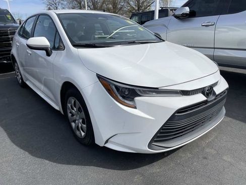 Used 2024 Toyota Corolla LE image 5
