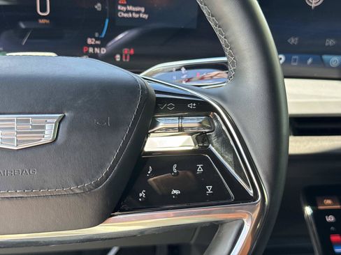 Used 2026 Cadillac Vistiq Premium Luxury w/ LPO, Floor Liner Package AWD/4WD image 17
