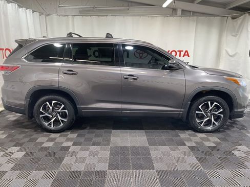 Used 2015 Toyota Highlander XLE image 8