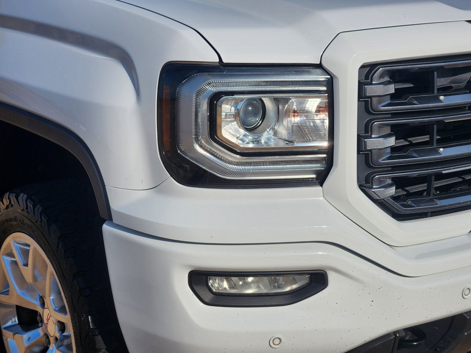 Used 2017 GMC Sierra 1500 SLT w/ All Terrain Package AWD/4WD image 11