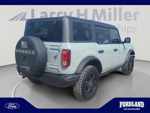 Used 2024 Ford Bronco Black Diamond AWD/4WD image 5