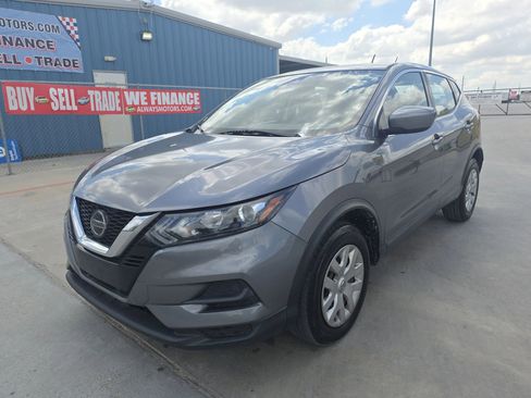 Used 2020 Nissan Rogue Sport S image 3