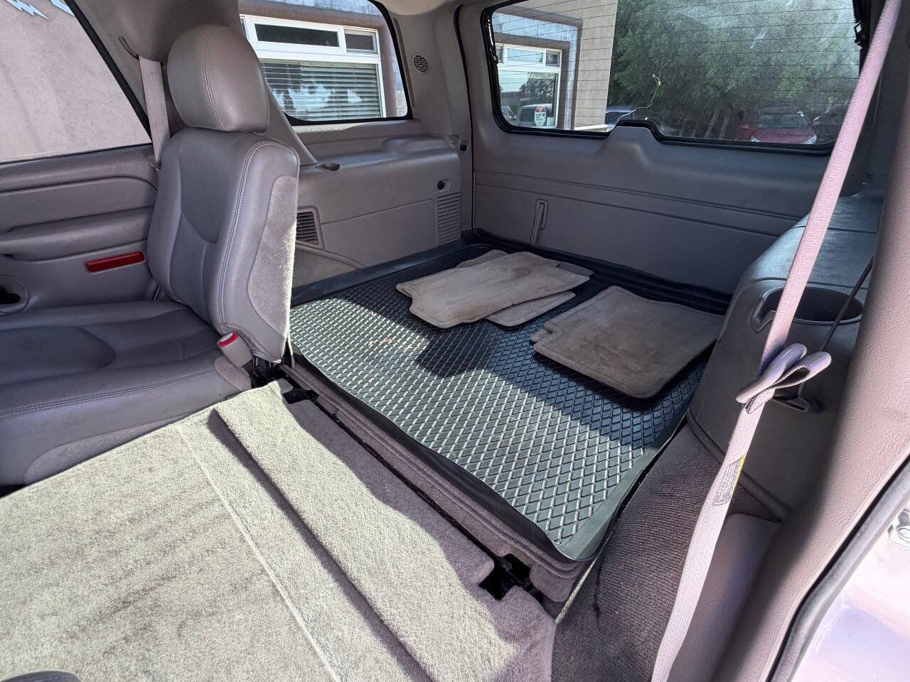 Used 2004 Chevrolet Tahoe Z71 w/ Z71 Preferred Equipment Group AWD/4WD image 17