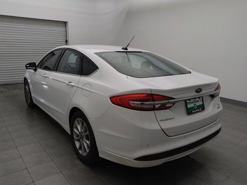 Used 2017 Ford Fusion SE w/ Fusion SE Technology Package image 5