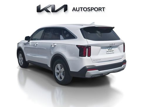 Certified 2026 Kia Sorento LX FWD image 10