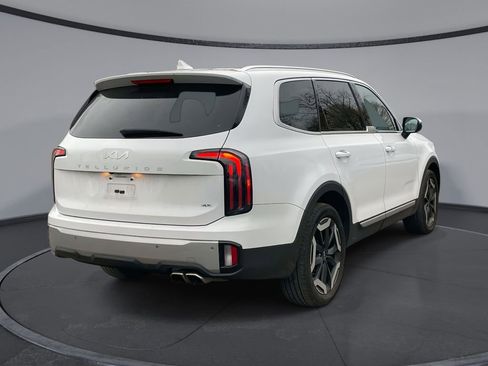 Used 2023 Kia Telluride EX w/ EX Captain's Chair Package image 6