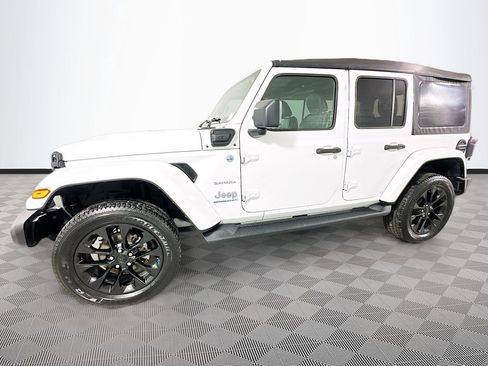 Used 2023 Jeep Wrangler Unlimited Sahara w/ Cold Weather Group AWD/4WD image 8