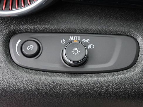 New 2026 Chevrolet Trax RS w/ Sunroof Package image 35