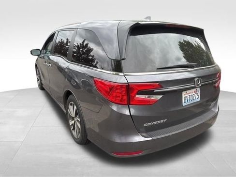 Used 2023 Honda Odyssey Touring image 3
