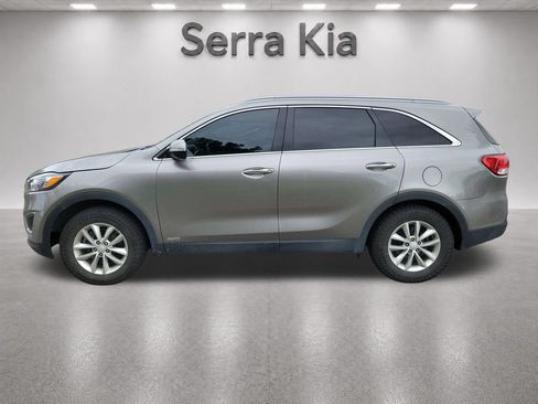 Used 2018 Kia Sorento AWD image 2