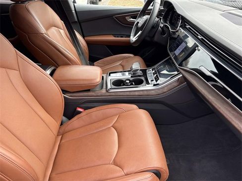 Used 2025 Audi Q8 Prestige image 23