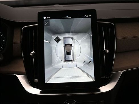 New 2026 Volvo XC90 B6 Plus w/ Protection Package Premier image 21