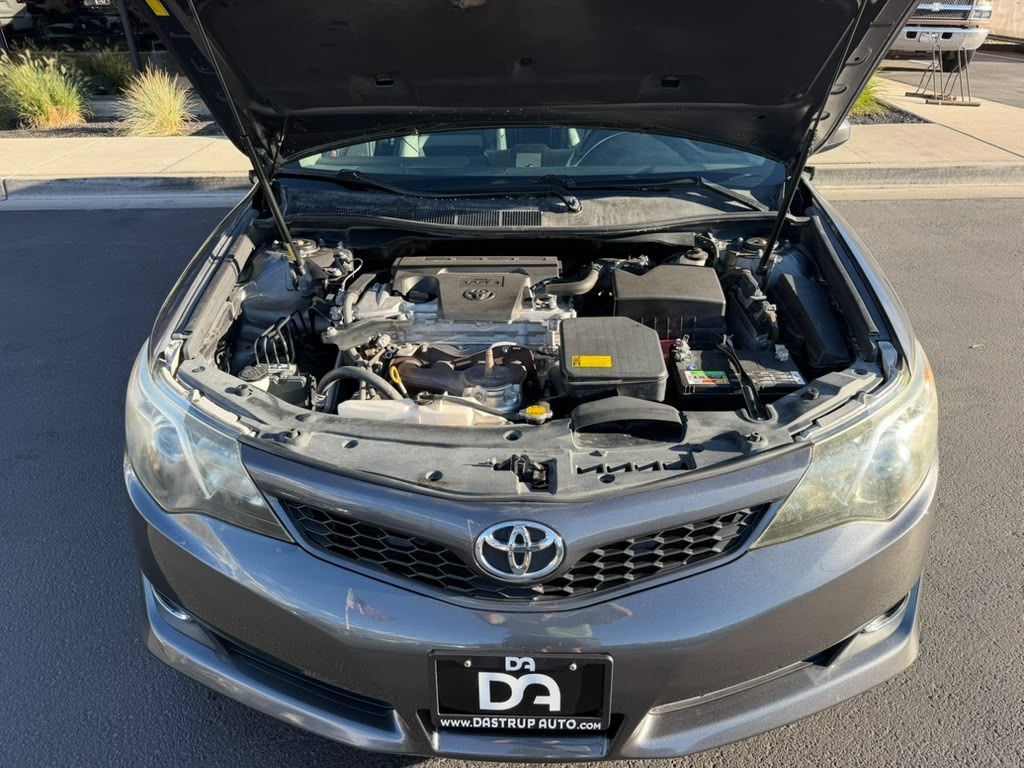 Used 2012 Toyota Camry SE FWD image 23