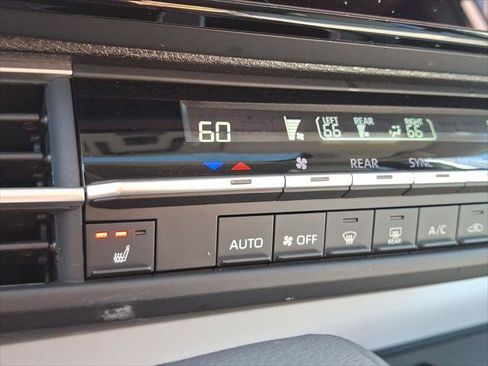 Certified 2025 Toyota Sienna XLE FWD image 20