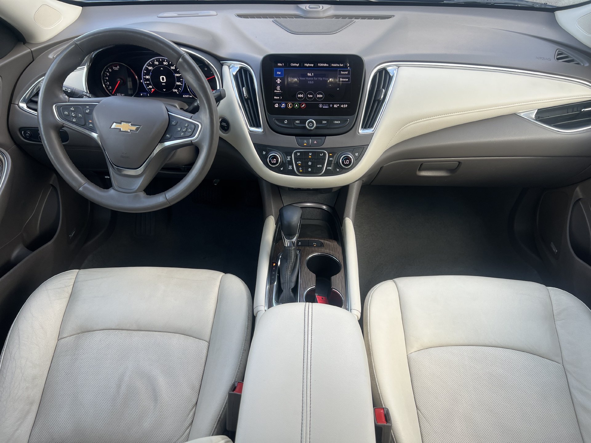 Used 2024 Chevrolet Malibu LT FWD image 2