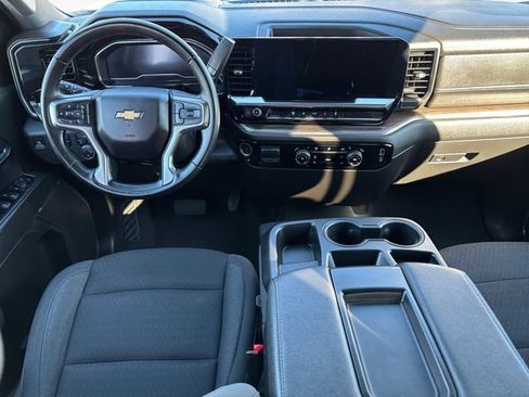 Used 2024 Chevrolet Silverado 3500 LT image 10