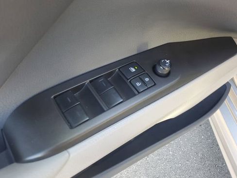 Used 2023 Toyota Camry SE w/ Cold Weather Package image 17