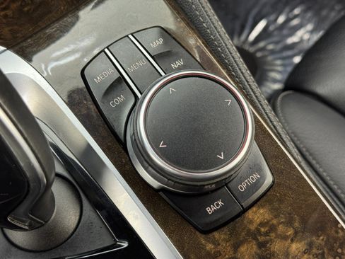 Used 2017 BMW 540i xDrive image 33