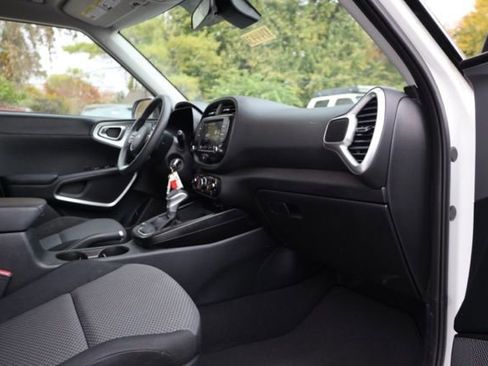 Certified 2023 Kia Soul LX w/ LX Technology Package image 34