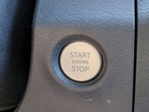 Used 2022 Nissan Frontier SV image 25