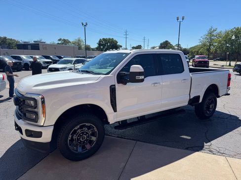 Used 2023 Ford F250 Lariat w/ Sport Appearance Package AWD/4WD image 6