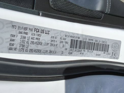 Used 2019 Jeep Grand Cherokee SRT image 14