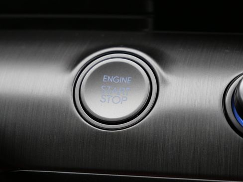 Certified 2025 Hyundai Kona SEL image 29