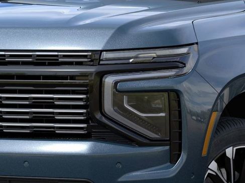 New 2026 Chevrolet Suburban High Country AWD/4WD image 12