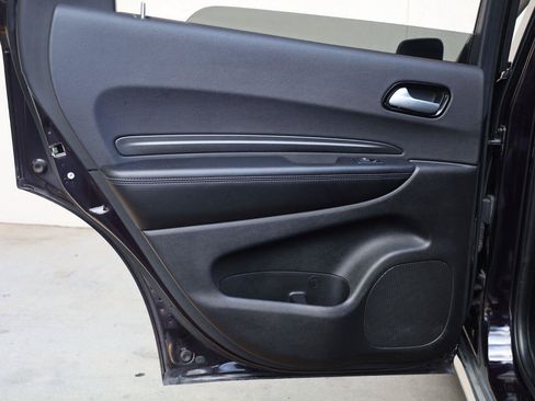 Used 2021 Dodge Durango SXT w/ 3rd Row Seating Group RWD image 16