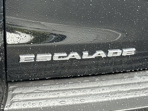 Used 2015 Cadillac Escalade Premium image 38