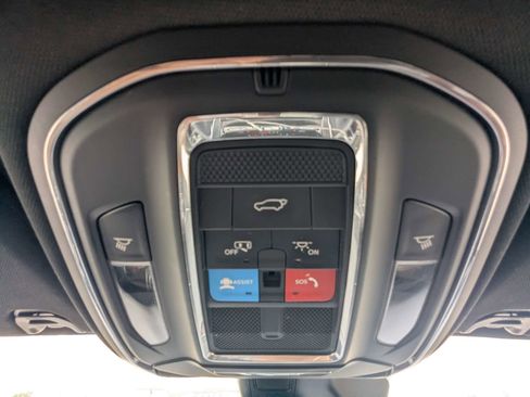 Used 2024 Jeep Wagoneer L Series III w/ Flexible Seating Group AWD/4WD image 30
