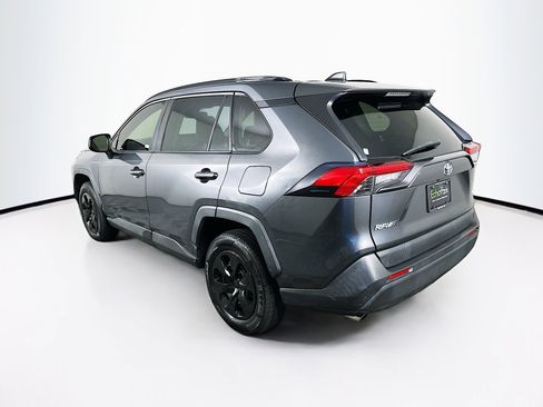 Used 2019 Toyota RAV4 LE FWD image 5