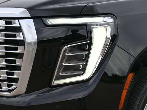 Used 2025 GMC Yukon Denali w/ Sun & Power Step Package RWD image 29