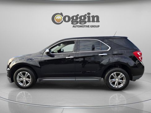 Used 2017 Chevrolet Equinox LS image 2