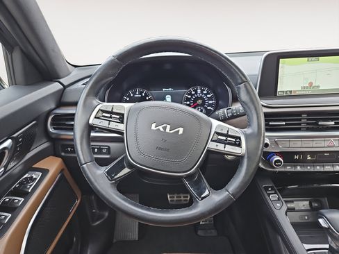 Used 2022 Kia Telluride SX w/ SX Prestige Package image 12