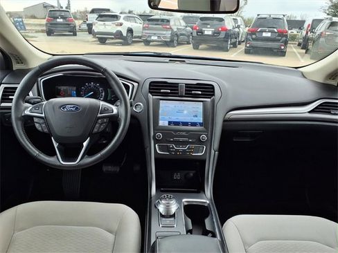 Used 2020 Ford Fusion SE w/ Equipment Group 151A image 5