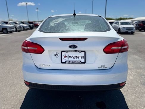 Used 2016 Ford Focus SE FWD image 39