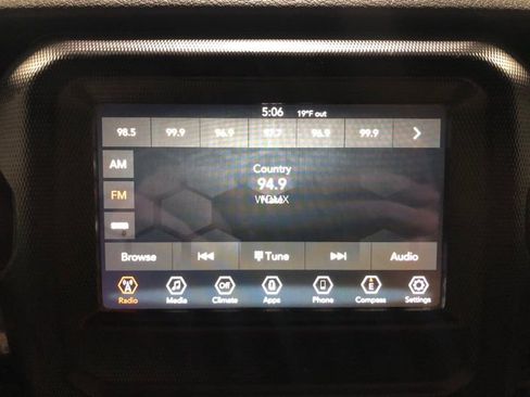 Used 2020 Jeep Wrangler Sport image 22