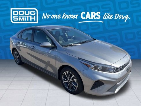 Used 2024 Kia Forte LXS image 6