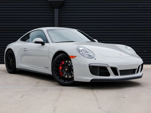 Certified 2018 Porsche 911 Carrera GTS image 9