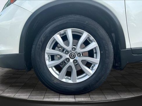 Used 2020 Nissan Rogue SV FWD image 33