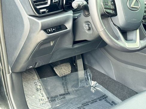 Used 2025 Lexus NX 250 FWD w/ Accessory Package (Z1) image 18