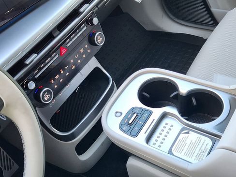 New 2026 Hyundai Ioniq 9 Calligraphy image 14