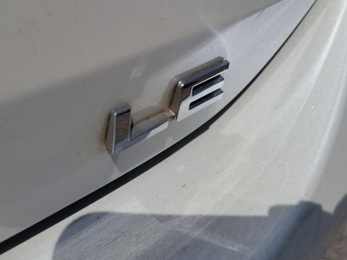 Used 2021 Toyota Highlander LE FWD image 8