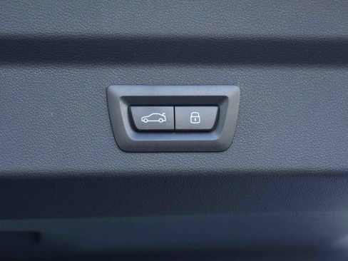 Certified 2025 BMW X2 xDrive28i w/ Premium Package image 37