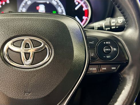 Used 2023 Toyota RAV4 XLE Premium image 19